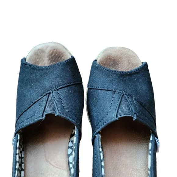 TOMS Women's Classic Espadrille Wedge Sandal, Size 8W - Picture 11 of 11